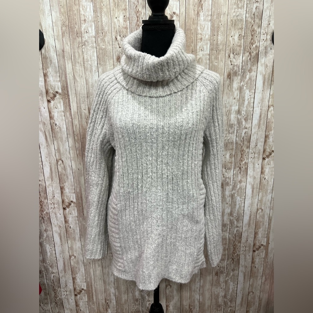 Simply Vera Vera Sweater - Size M